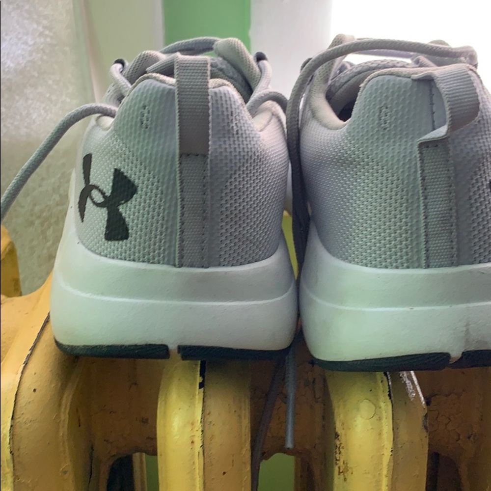 Sneakers - Picture 2 of 3